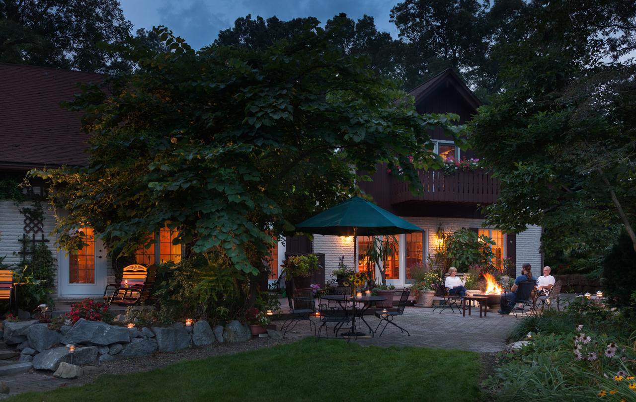 Swiss Woods Bed And Breakfast Lititz Exterior photo